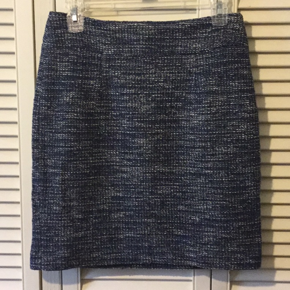 B.R. Petite Italian fabric tweed pencil skirt.
